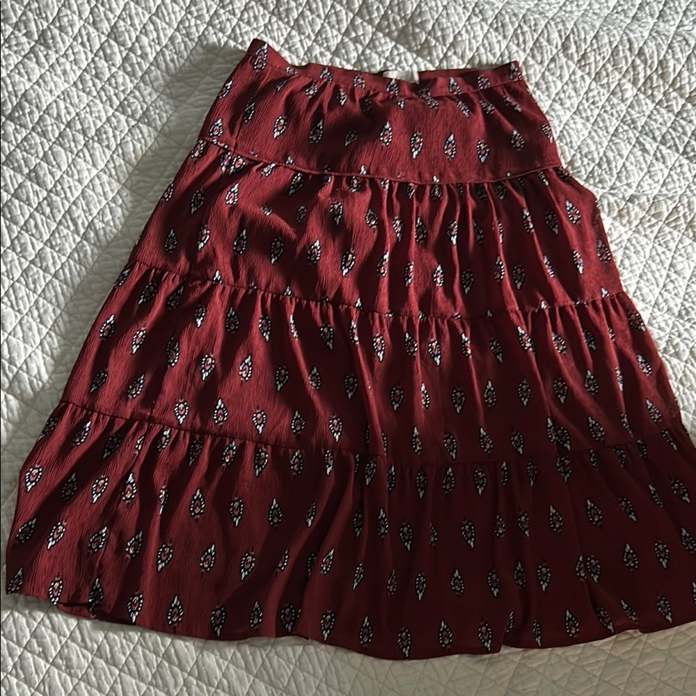 🌻5 for $25 or 3 for $18 SALE 
Boho loft Burgundy Tiered Skirt